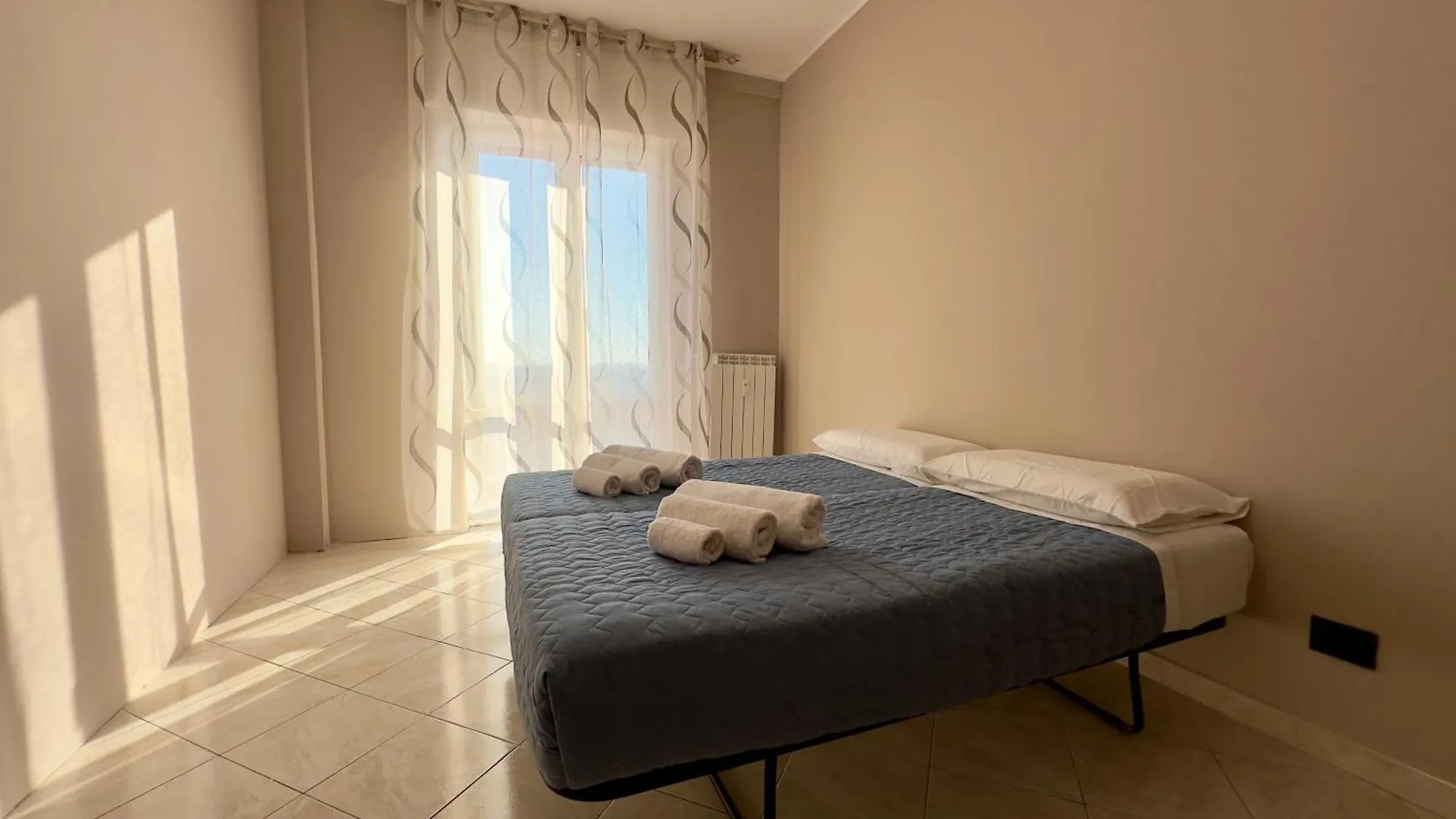 Comfort Corner Two Bedroom Cesano Boscone Apartmán